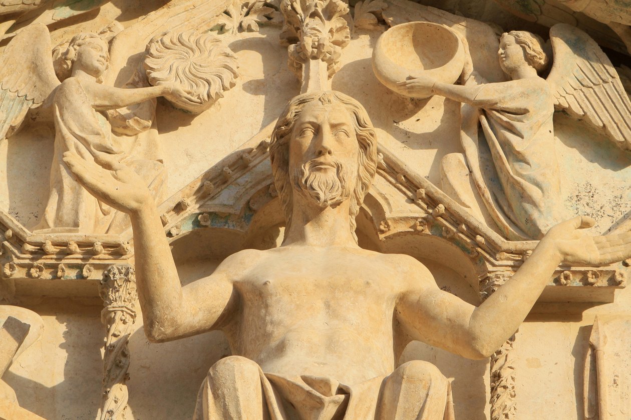 Skulptur af Kristus siddende på en trone. Den sidste dom. Tympanum på den vestlige centrale portal. Stefansdomkirken. Tæt på. af Unbekannt