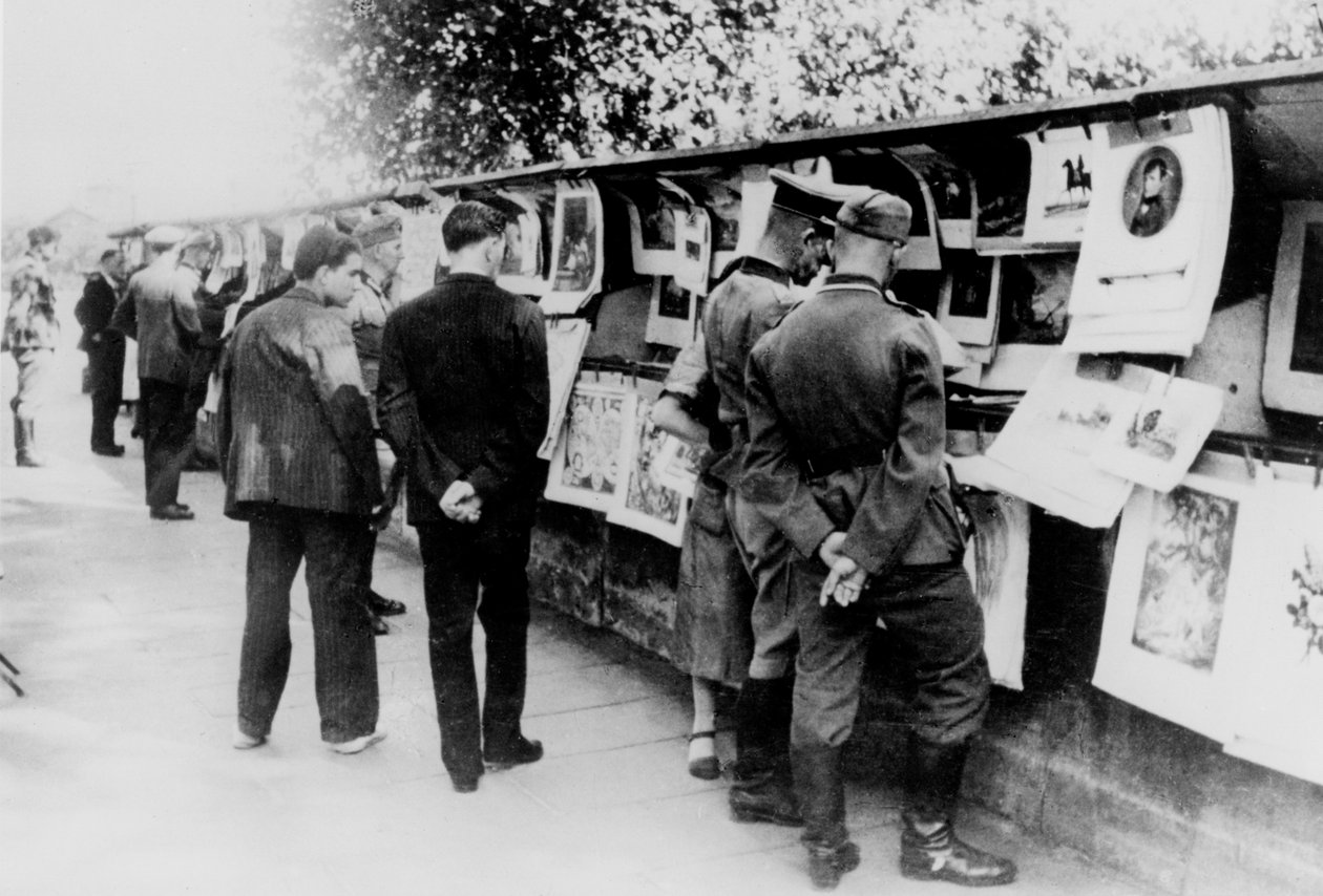 Brugte bog- og trykboder på bredden af Seinen, tysk-besatte Paris, 1940 af Unbekannt