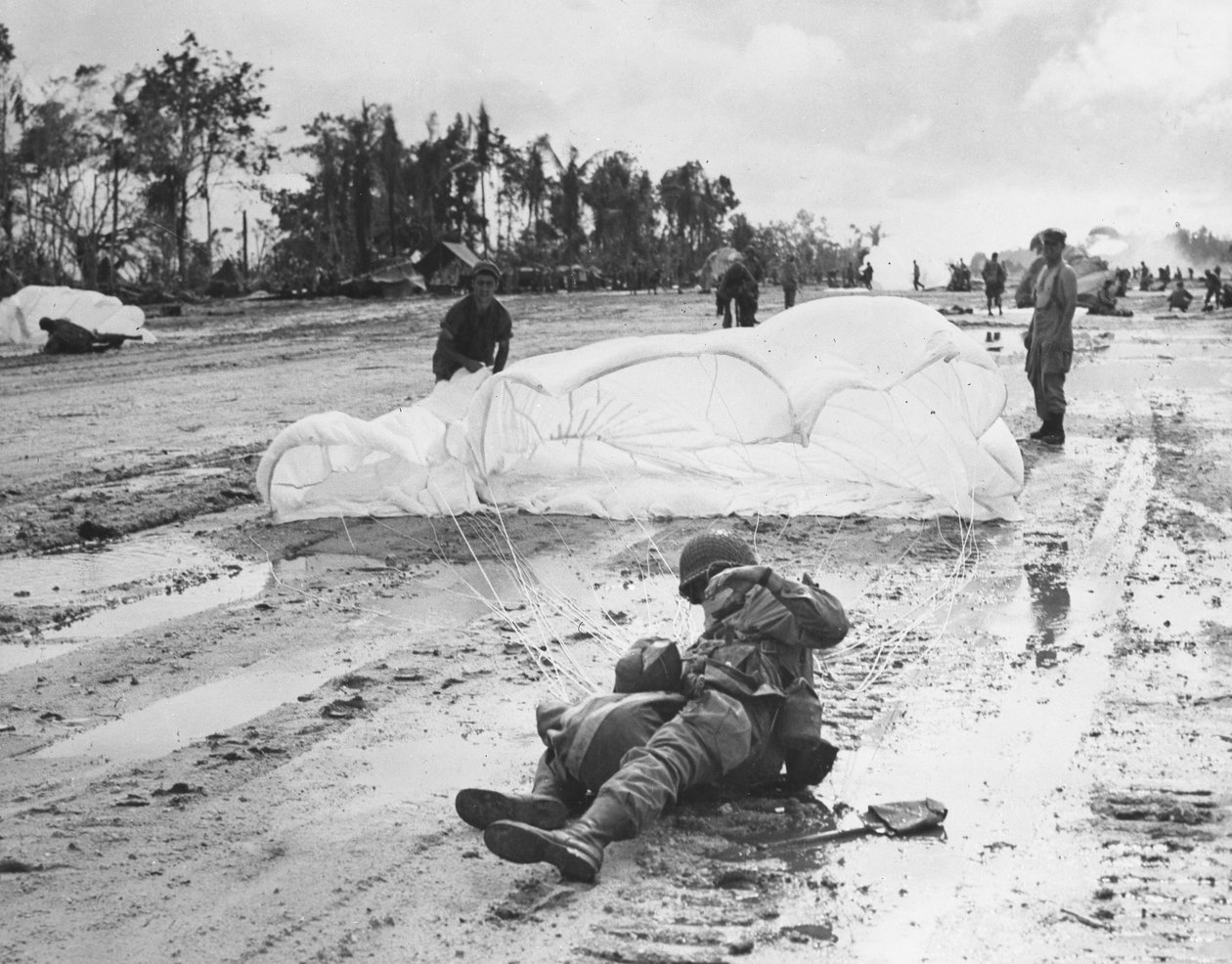 Anden Verdenskrig (1939-1945) - Anden Verdenskrig (WWII eller WW2): Noemfoor Island (Numfor, Numfoor) (Pacific) 3. juli af Unbekannt
