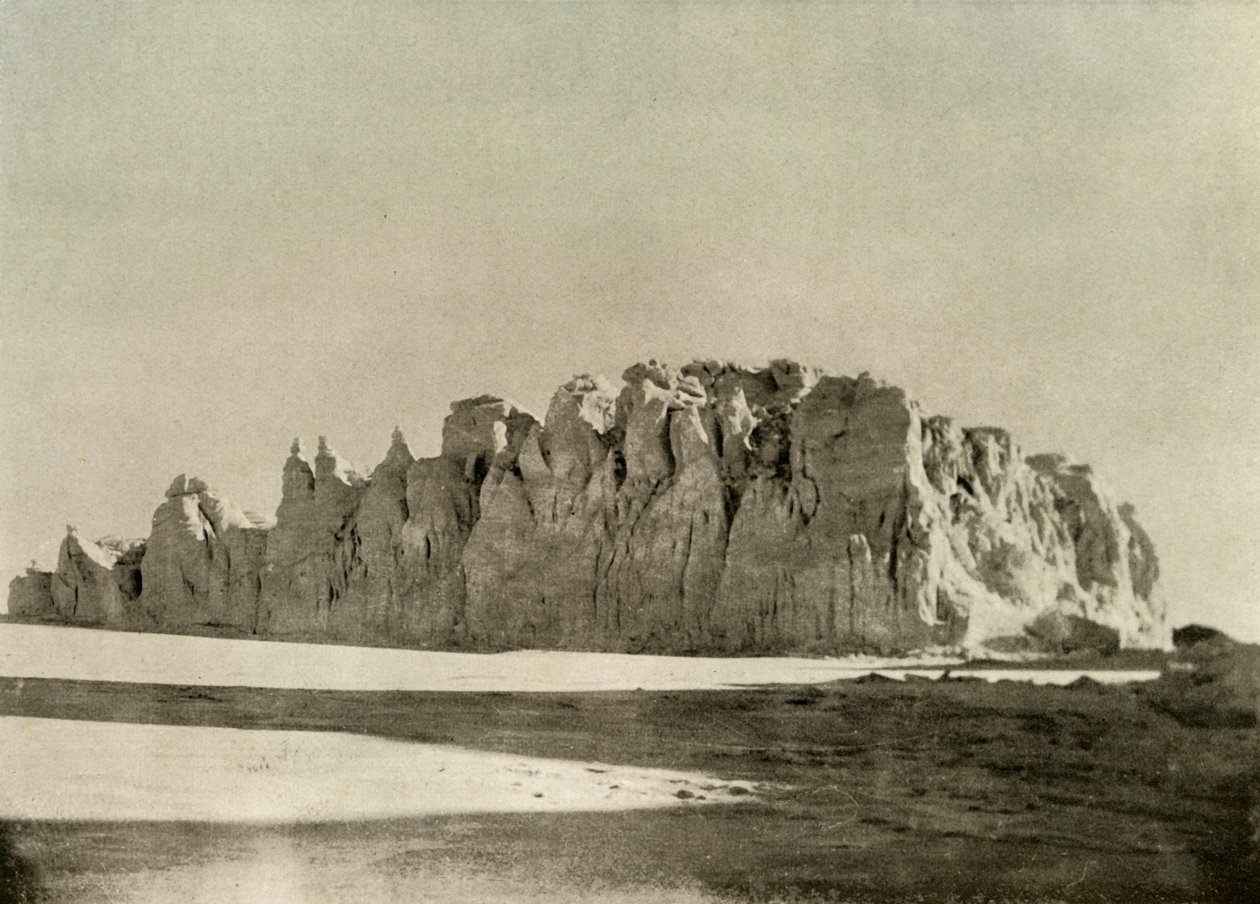 Tækket kant af gletsjer syd for Cape Borne, Ross Island, c1908, 1909. af Unbekannt