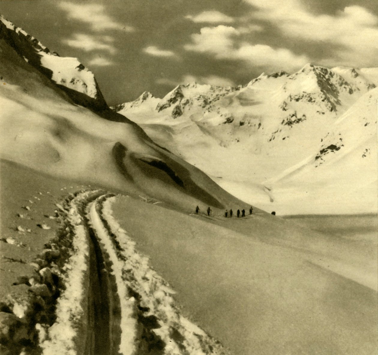 Skiløb på Alpeiner Ferner-gletsjeren i Stubai-alperne, Østrig, c1935. af Unbekannt