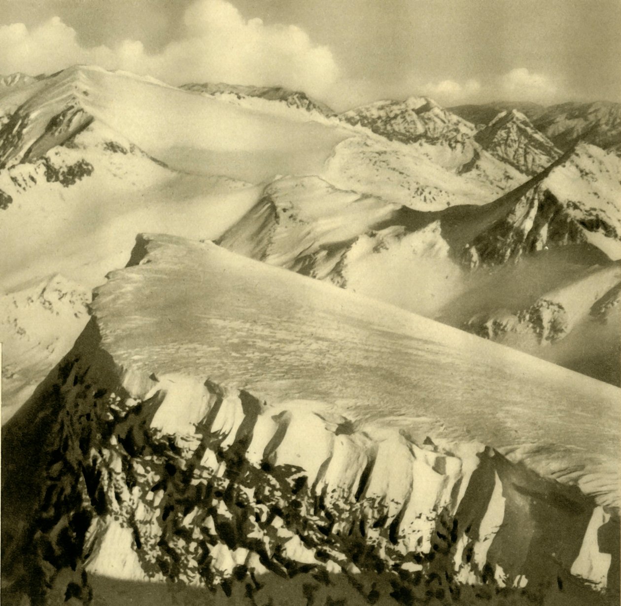 Snedækkede bjerge, Bad Hofgastein, Østrig, c1935. af Unbekannt