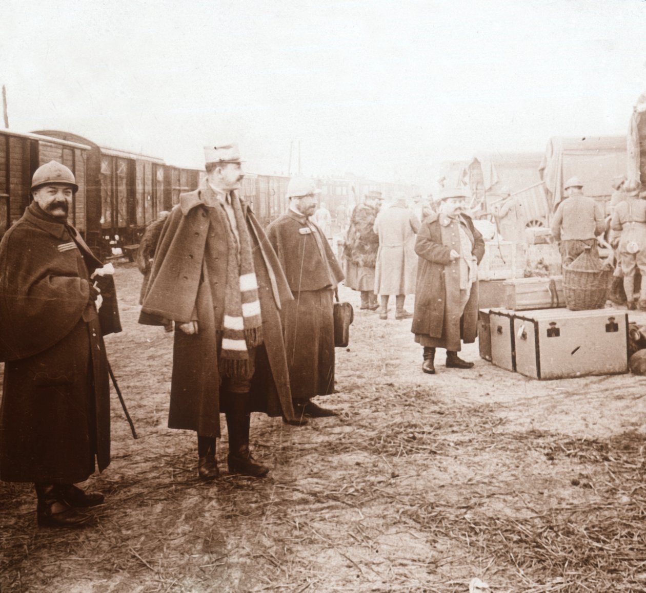 Soldater ankommer til Amanvillers, Frankrig, c1914-c1918 af Unbekannt
