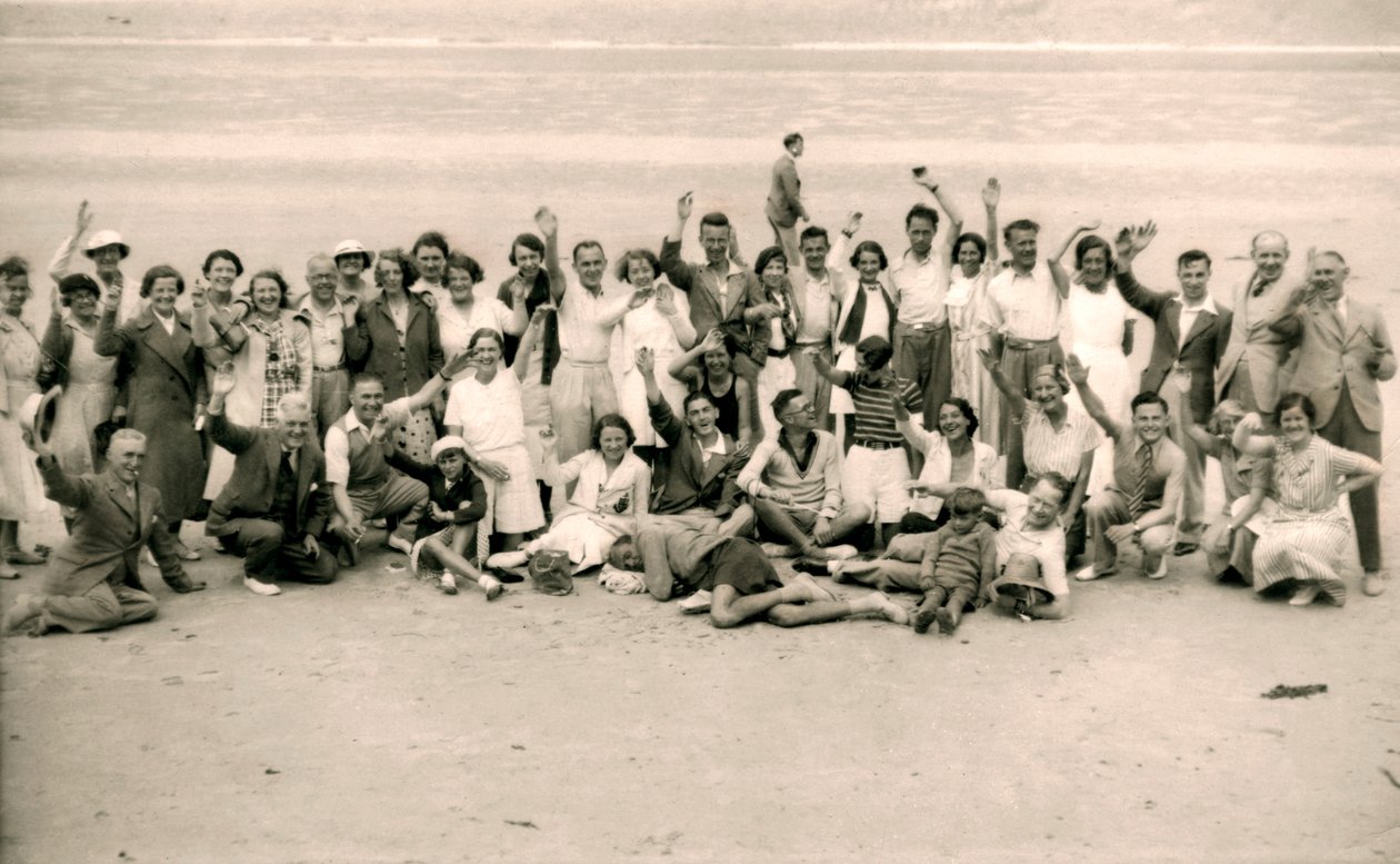 Sportsdag til Gloucester Hotel-festen på La Publente Beach, Jersey, 1938 af Unbekannt