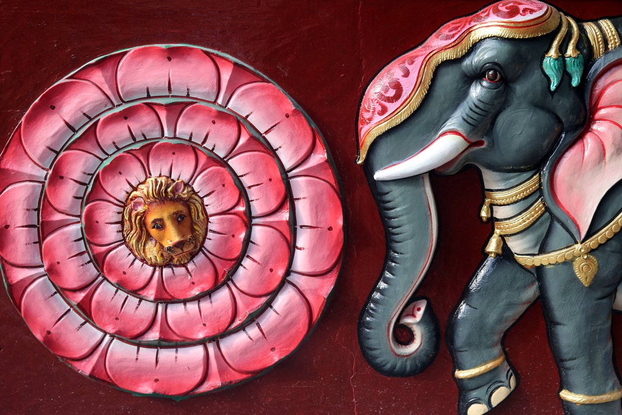 Sri Vadapathira Kaliamman hinduistisk tempel. Elefant og lotusblomst. Singapore af Unbekannt
