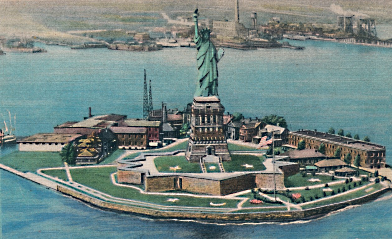 Frihedsgudinden på Bedloes Island i New York Harbor. New York City, omkring 1940