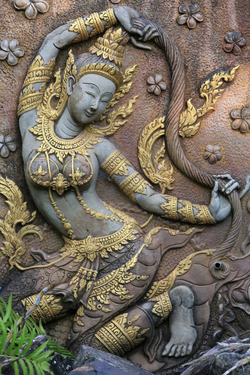 Statue af gudinden Phra Mae Thorani Jordens gudindes beskytter af Buddha. Hvad Inpeng. Vientiane. Laos, 20151029, Vientiane, Laos af Unbekannt