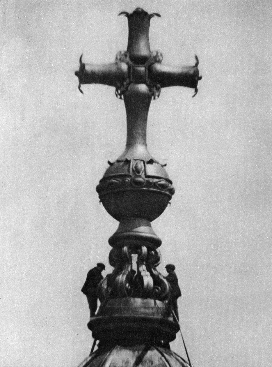 Steeplejacks på toppen af St Pauls Cathedral, London, 1926-1927 af Unbekannt