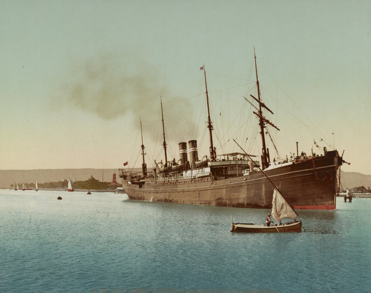 Suez-kanalen, skib på vej ind i Det Røde Hav nær Port Tewfic, ca. 1900 (farvefotokrom) af Unbekannt