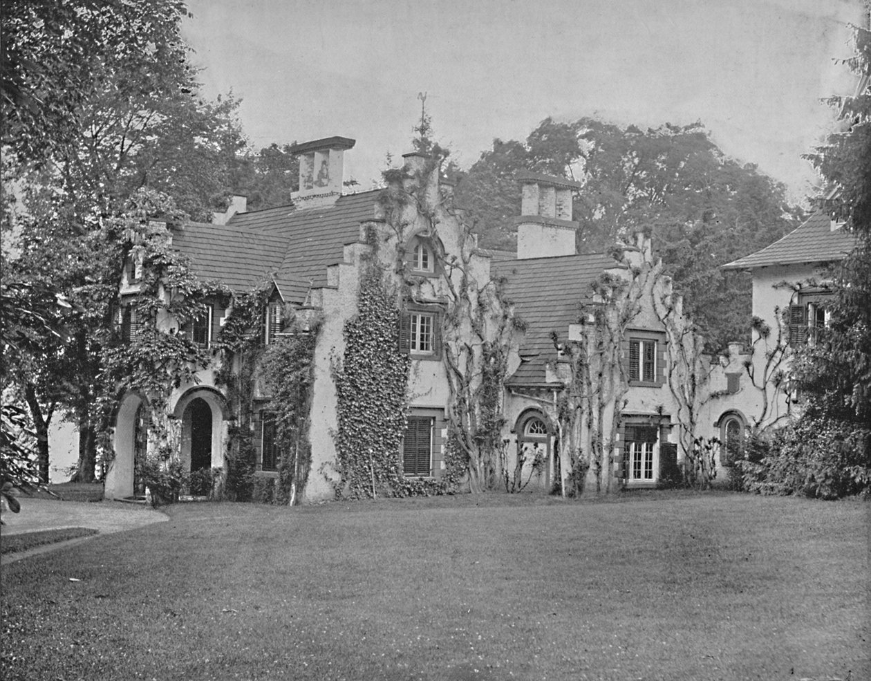 Sunnyside, Washington Irvings hjem, nær Tarrytown, New York, c1897. af Unbekannt