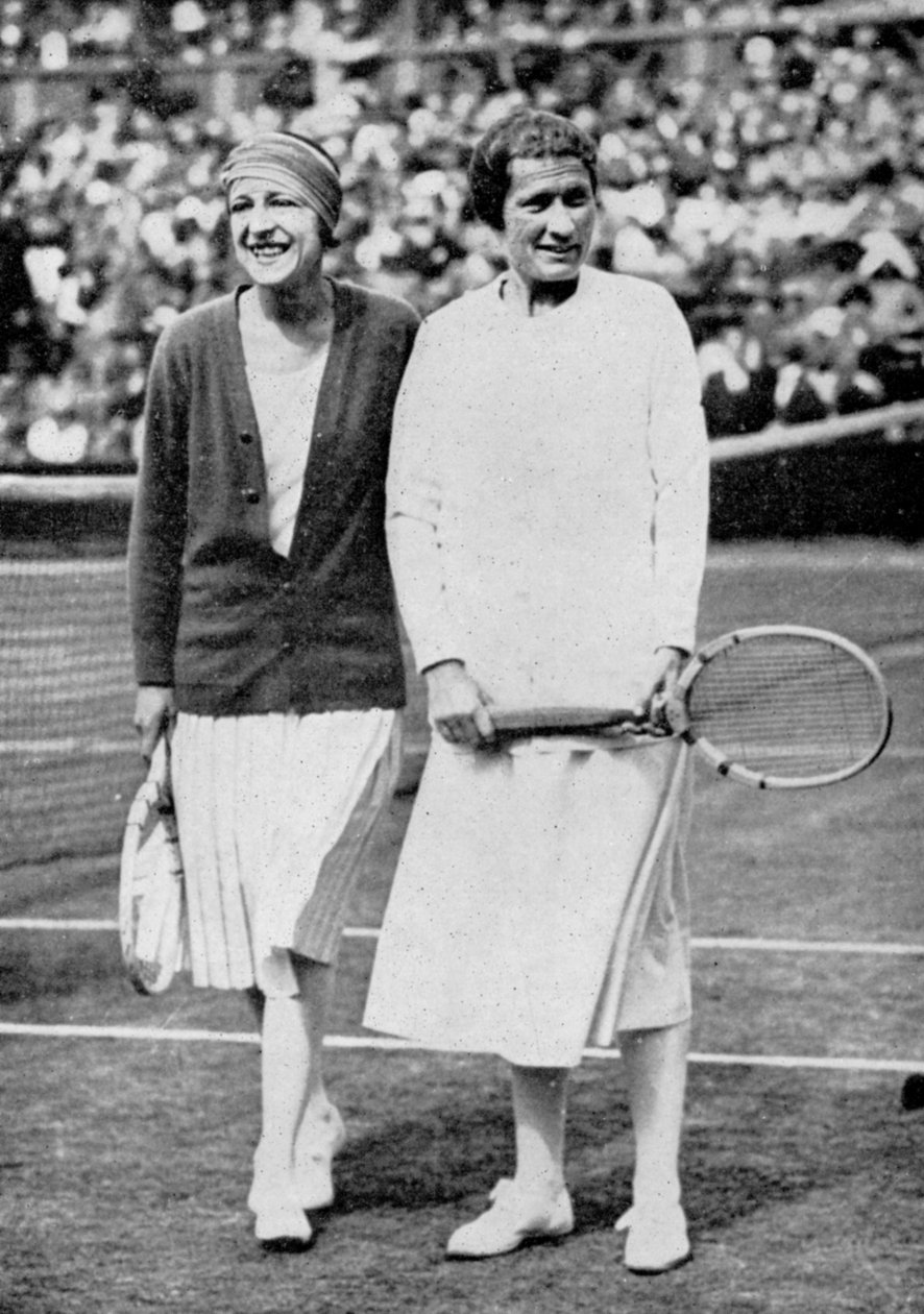 Suzanne Lenglen forlod og Elizabeth Ryan før deres sidste singlekamp i Wimbledon, 1925 af Unbekannt