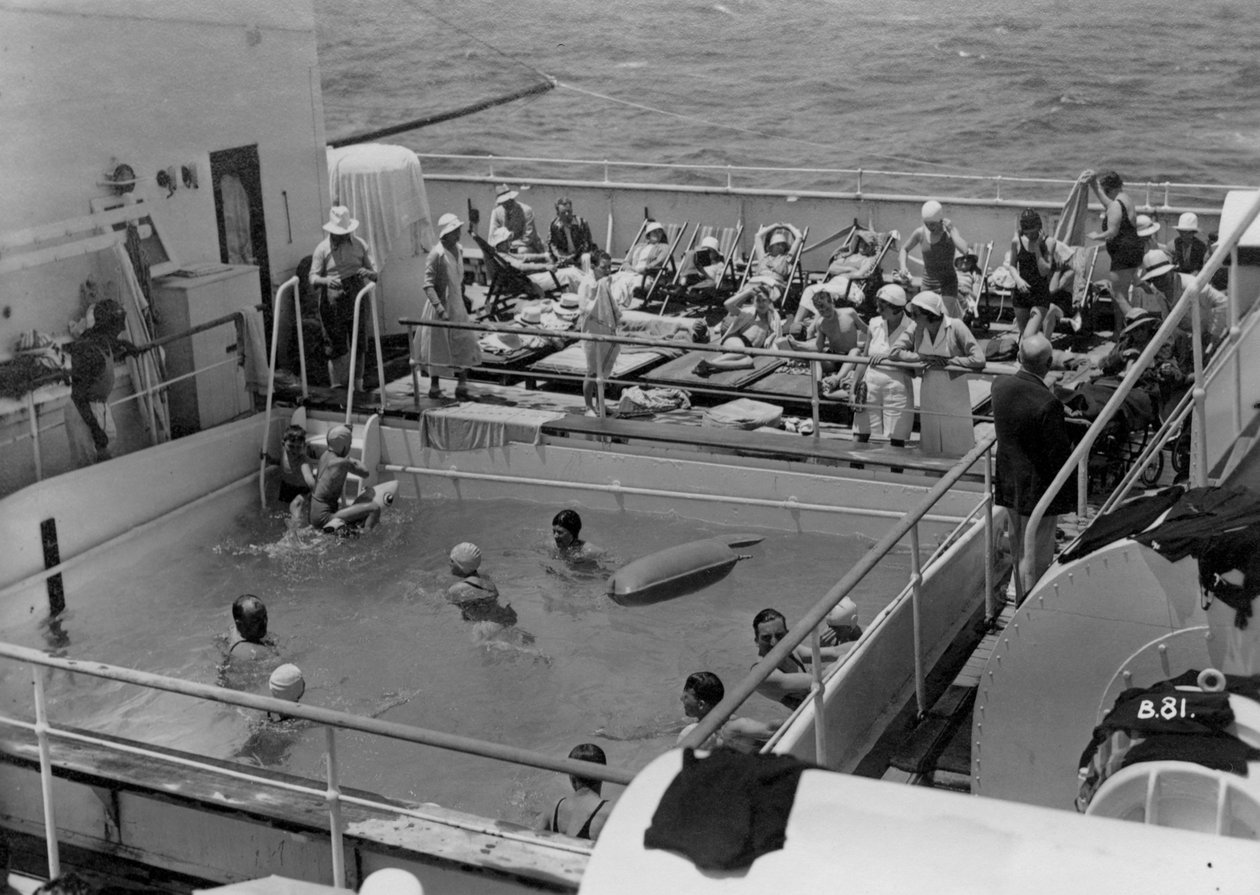 Svømmebassin om bord på RML Atlantis, c1929-c1939 af Unbekannt