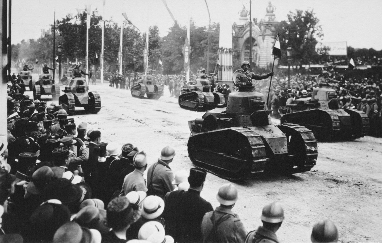 Tanks i den store sejrsparade, Paris, Frankrig, 14. juli 1919 af Unbekannt