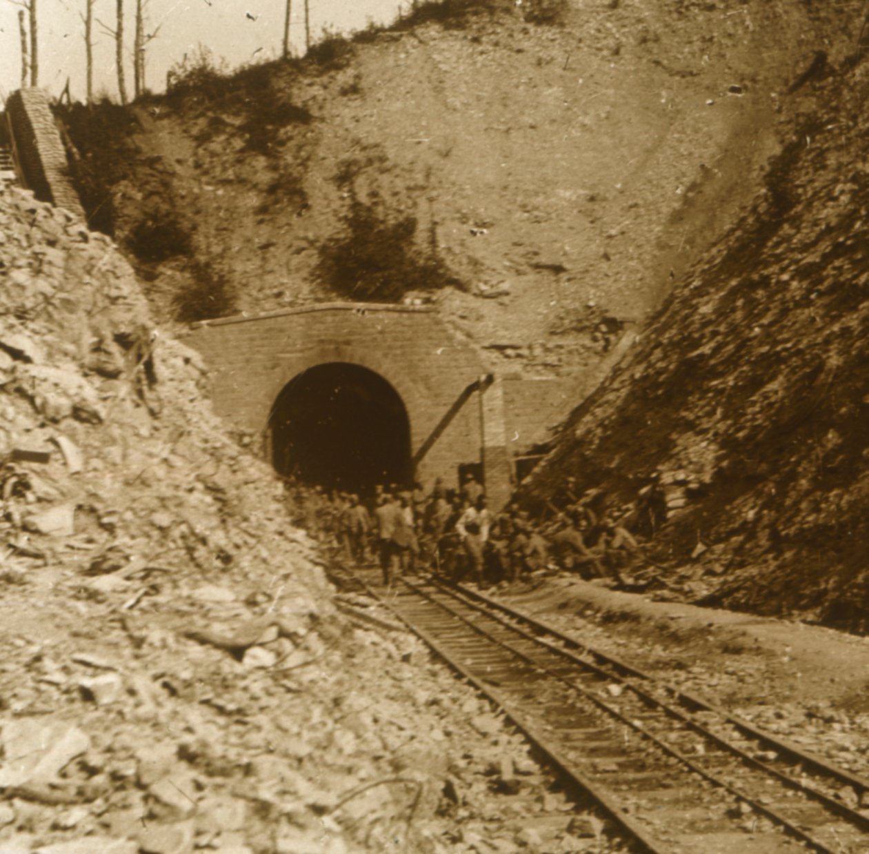 Tavannes Tunnel, Verdun, Nordfrankrig, c1914-c1918 af Unbekannt