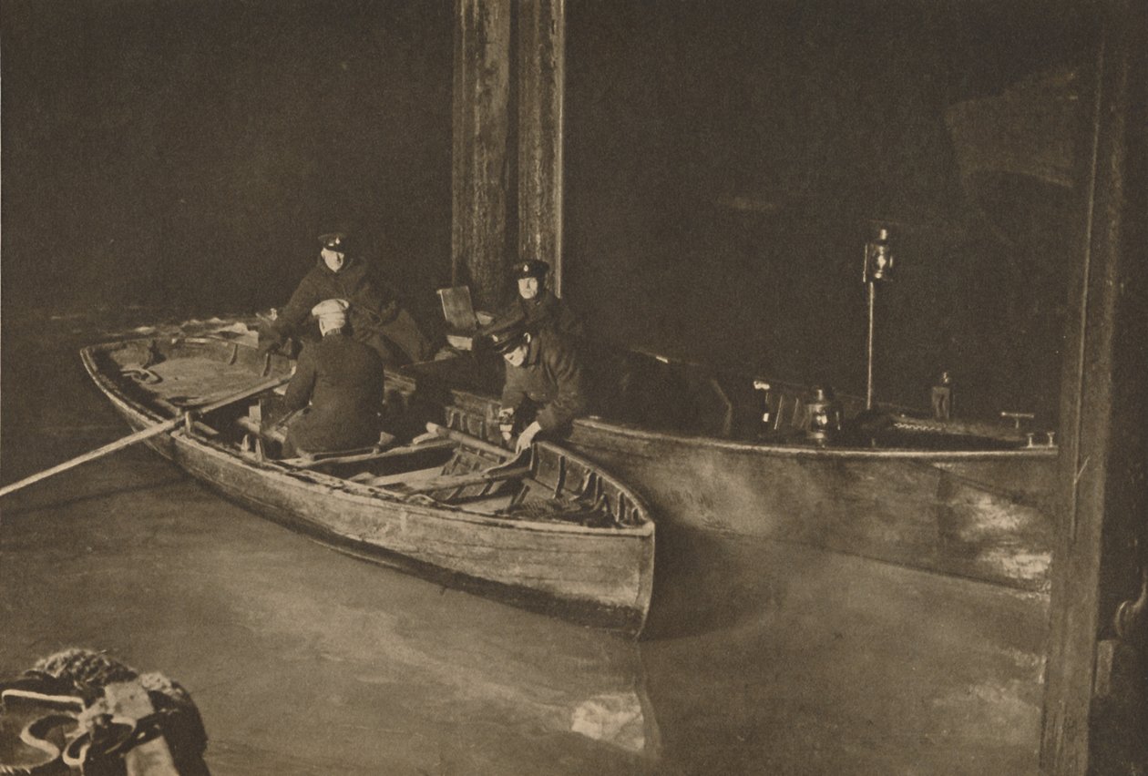 Thames Police on the Night Patrol som vogter flodens sikkerhed, c1935. af Unbekannt