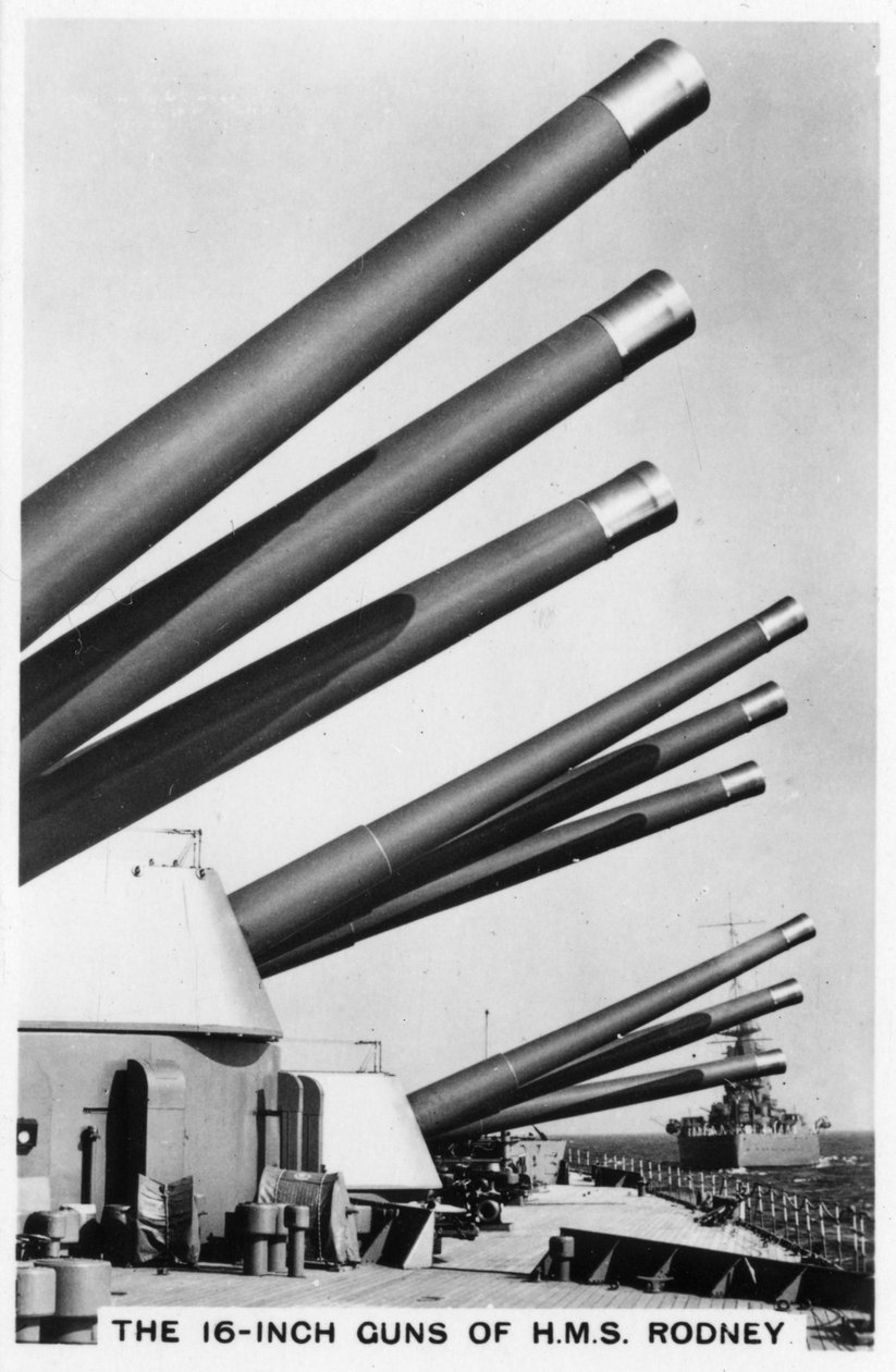 De 16 tommer kanoner fra slagskibet HMS Rodney, 1937 af Unbekannt