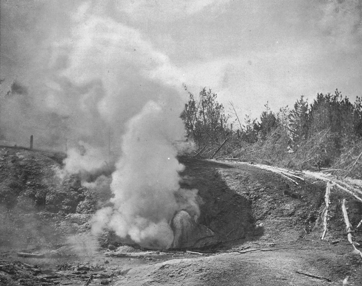The Black Growler, Norris Geyser Basin, Yellowstone Park, Montana, USA, c1900. af Unbekannt
