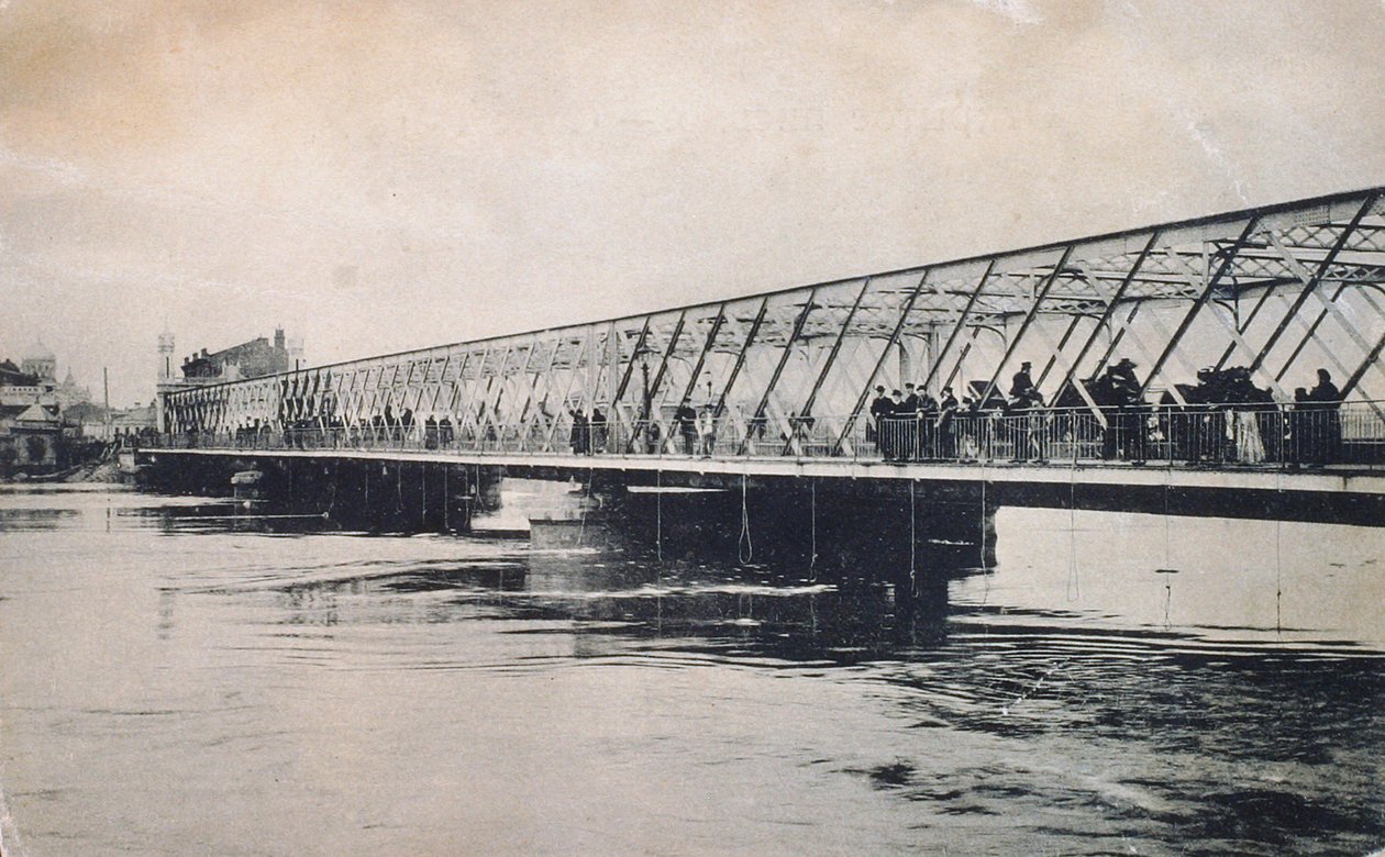 Borodinsky-broen under oversvømmelsen i april 1908, Moskva, Rusland af Unbekannt