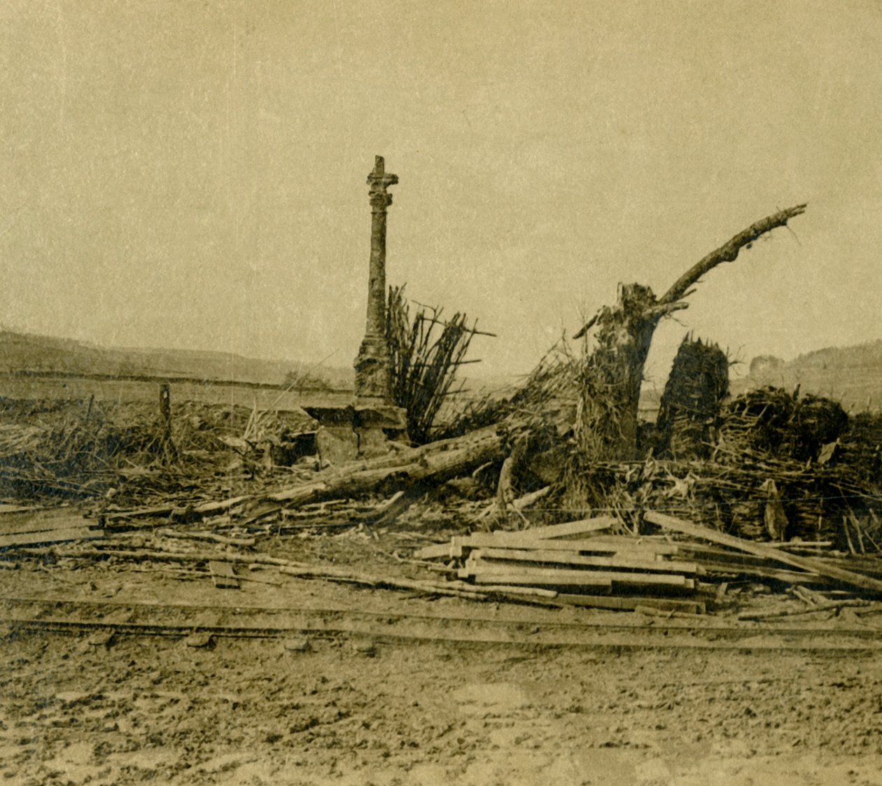Golgata ved Les Éparges, Nordfrankrig, c1914-c1918. af Unbekannt