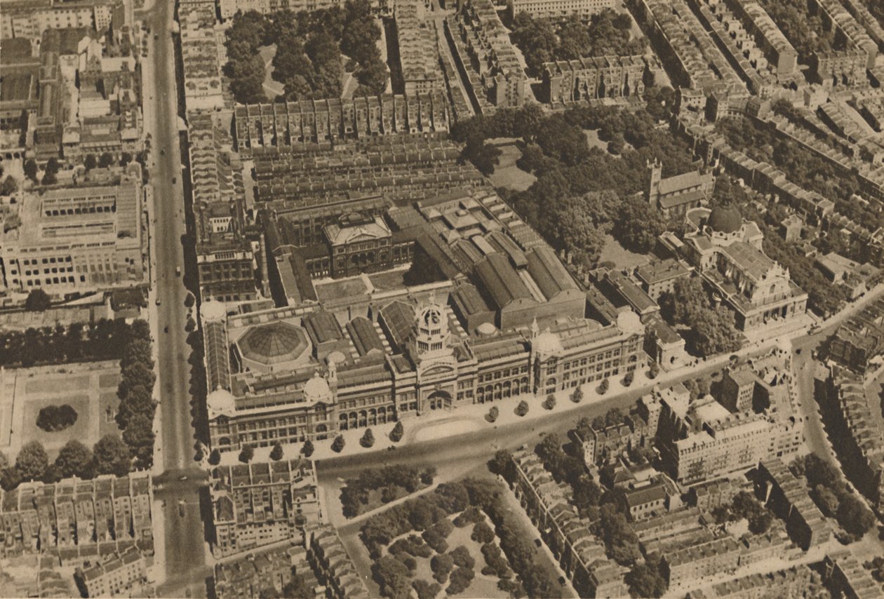 Kameraet fanger en udsigt over South Kensington fra et lavtflyvende fly, c1935. af Unbekannt