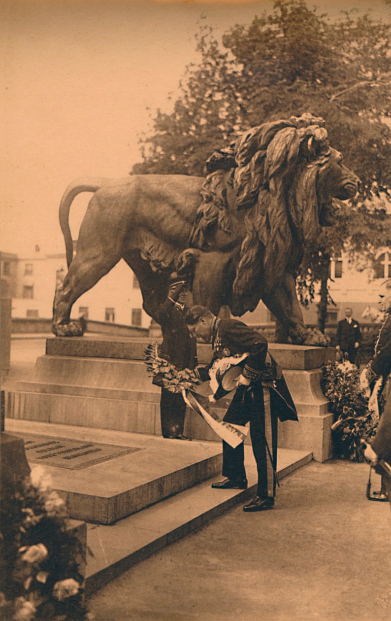 Den cubanske minister lægger en krans til hyldest til den ukendte belgiske soldat, Bruxelles, Belgien, 1927. af Unbekannt