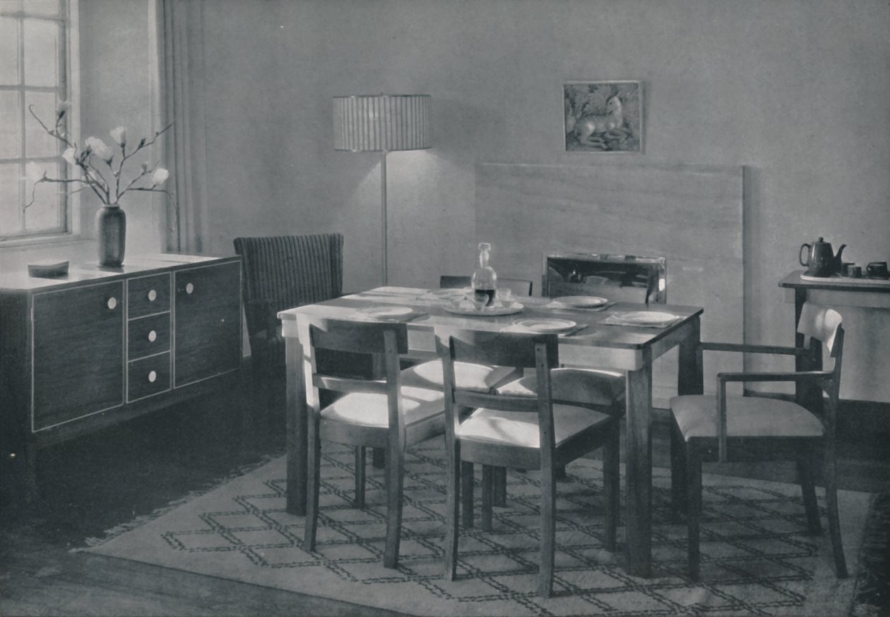 The Dining Room - Valnød- og platanmøbler, 1942. af Unbekannt