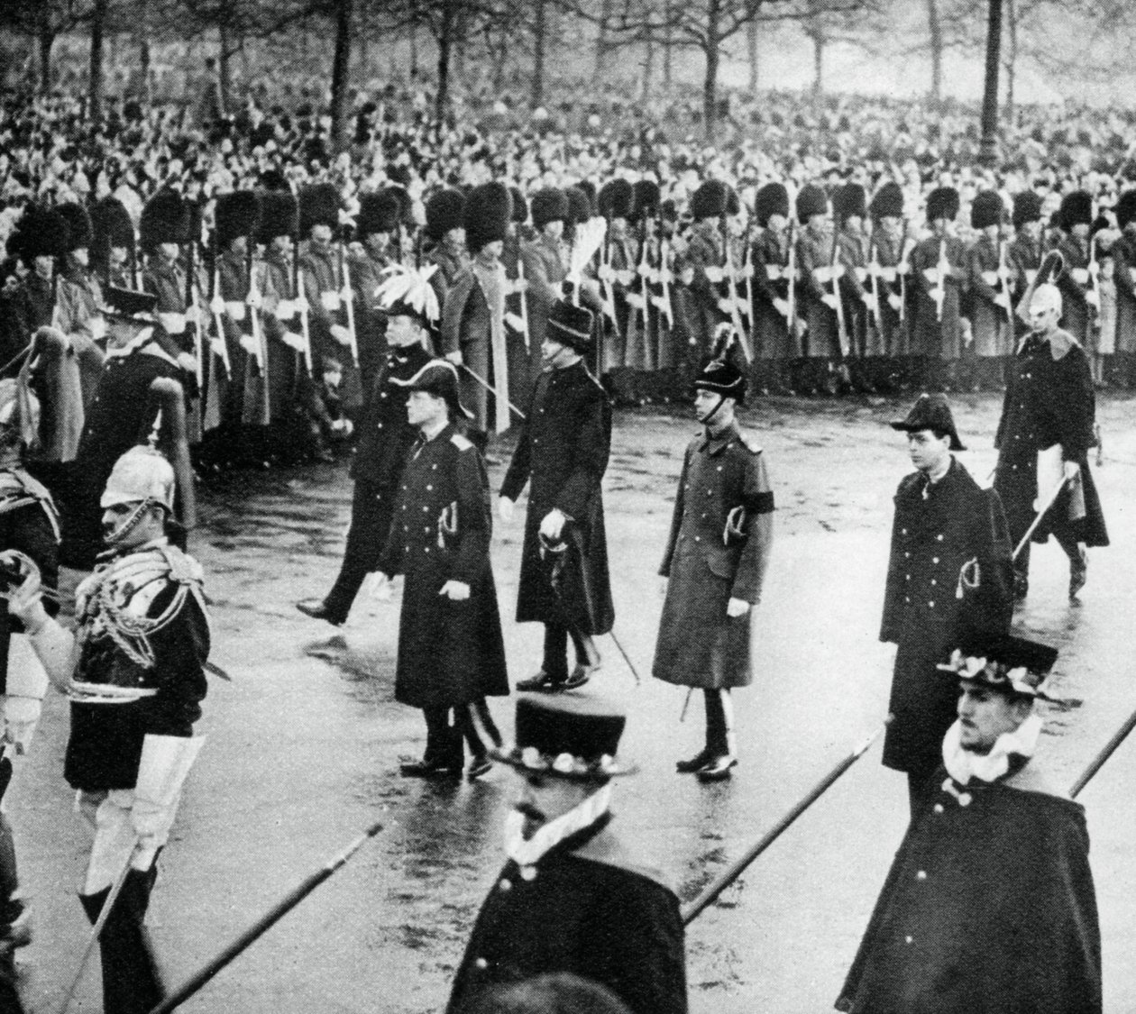 Hertugen af York i King George Vs begravelsesoptog, 1936, 1937 af Unbekannt