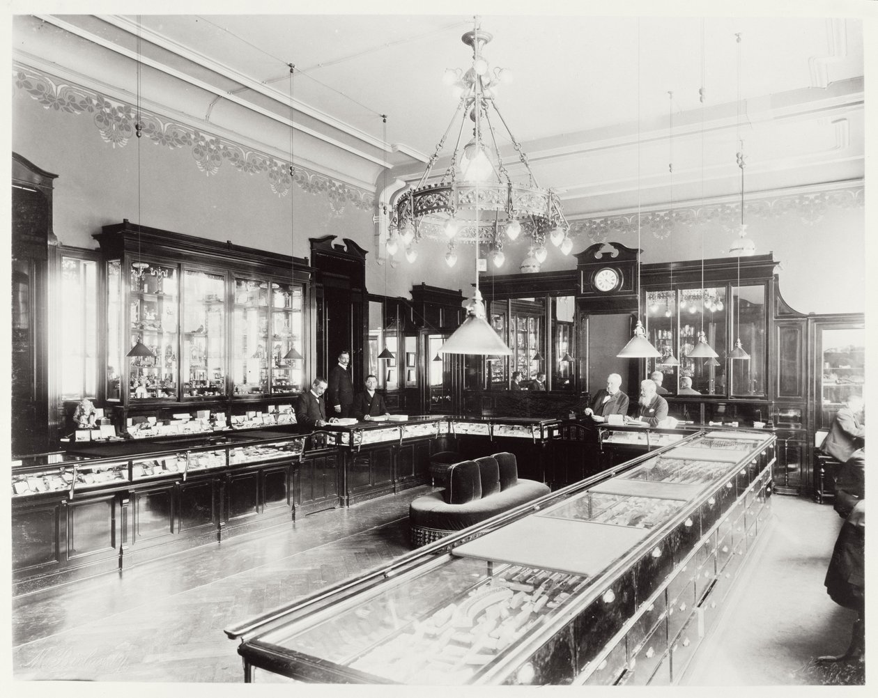 The Faberge Emporium (s/h foto) af Unbekannt