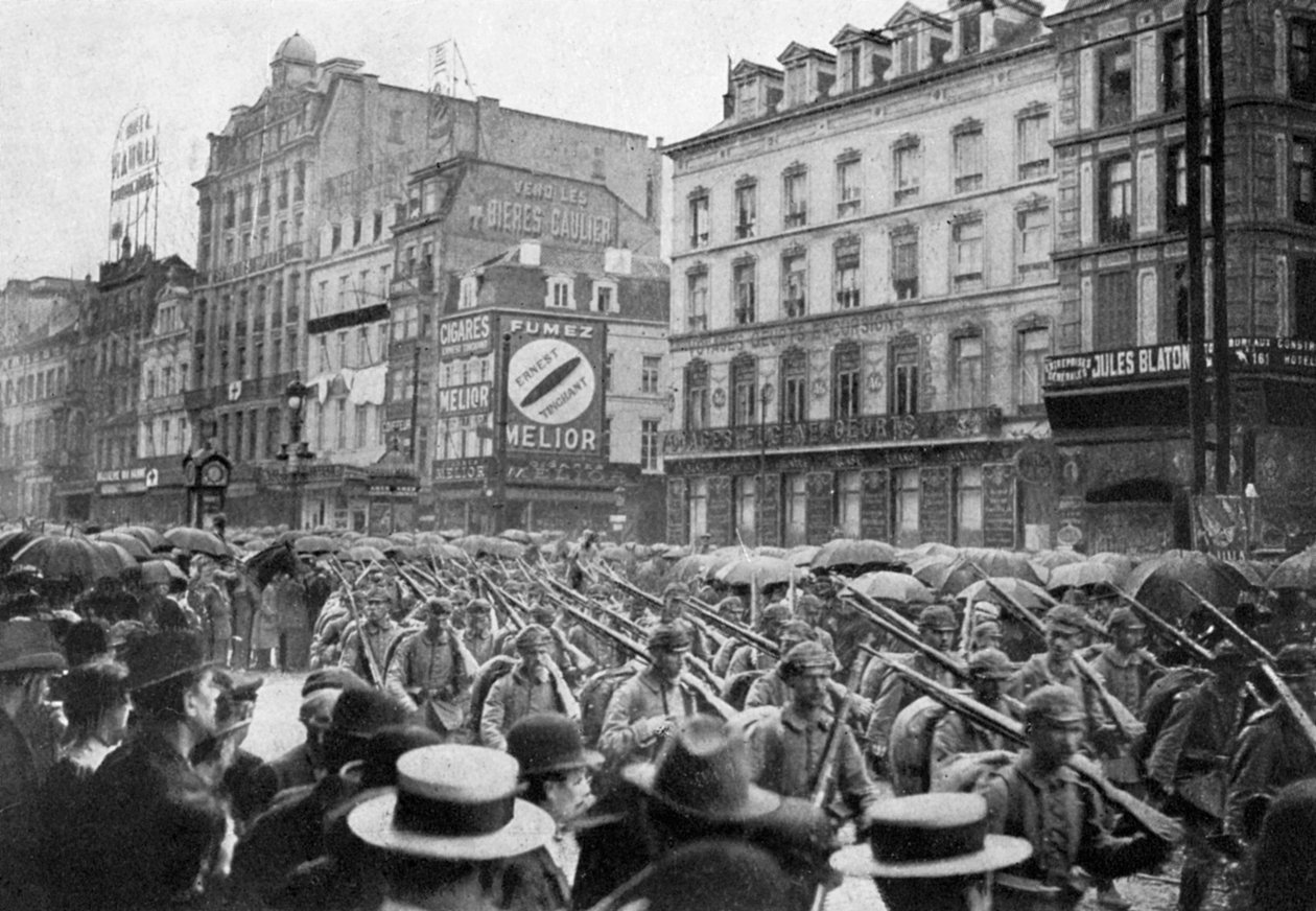 Den tyske hær marcherer gennem Bruxelles, Første Verdenskrig, c1914 1920 af Unbekannt
