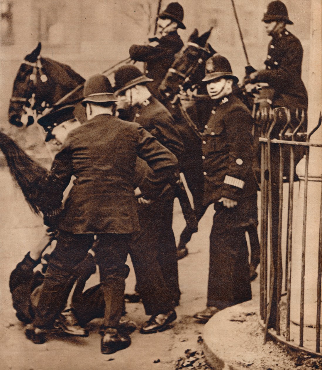 The Hunger Marchers, 1932, 1938. af Unbekannt