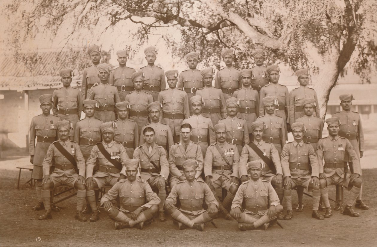 Den indiske deling fra den første bataljon, The Queens Own Royal West Kent Regiment. Poona, Indien, 1 af Unbekannt
