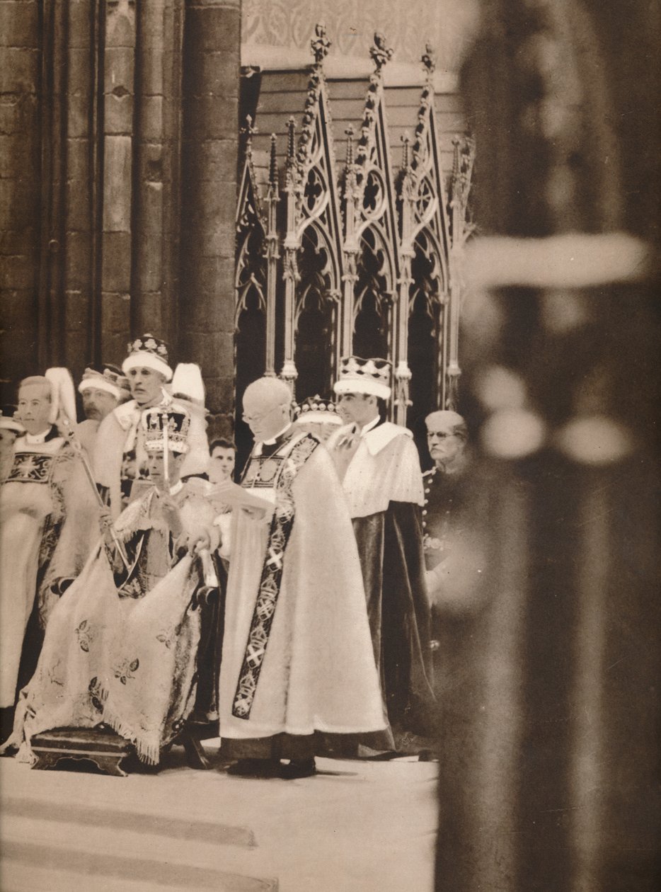 Introniseringen af Hans Majestæt, der ses kronet og scepteret, 1937 af Unbekannt