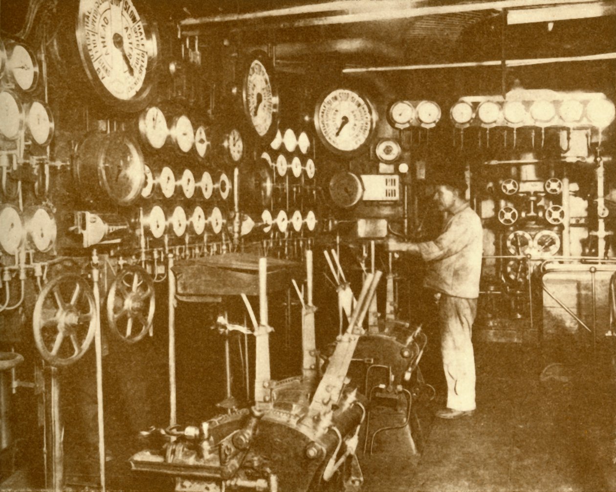 Aquitanias hovedmotorkontrolplatform, c1930. af Unbekannt