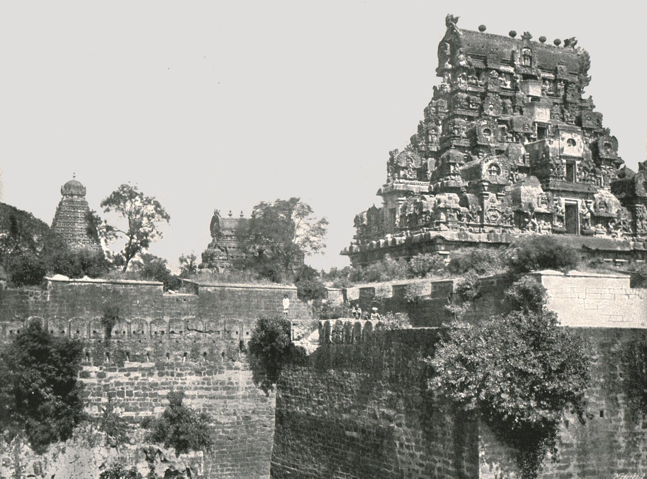 The Moat and the Fort, Tanjore, Indien, 1895. af Unbekannt