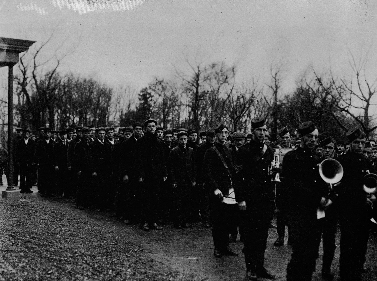 Newfoundland Naval Reserve paraderer foran guvernøren ved St. Johns, c1902, 1903 af Unbekannt