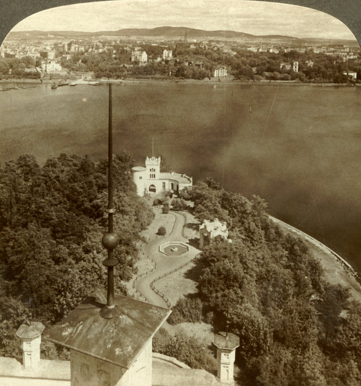 Oscarshal Royal Gardens og Christiania, fra slottet, Norge, c1905. af Unbekannt