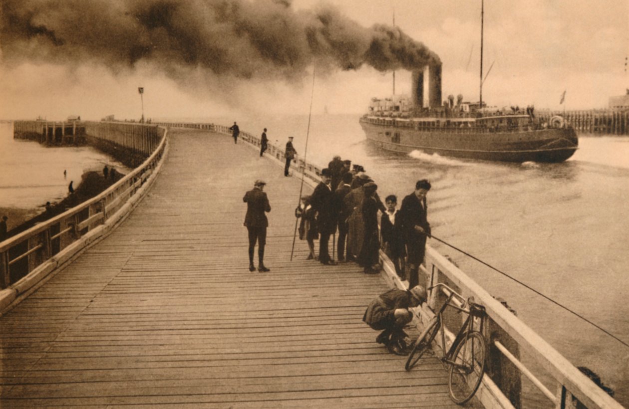 Molen og indgangen til Mail-Steamer, c1928 af Unbekannt