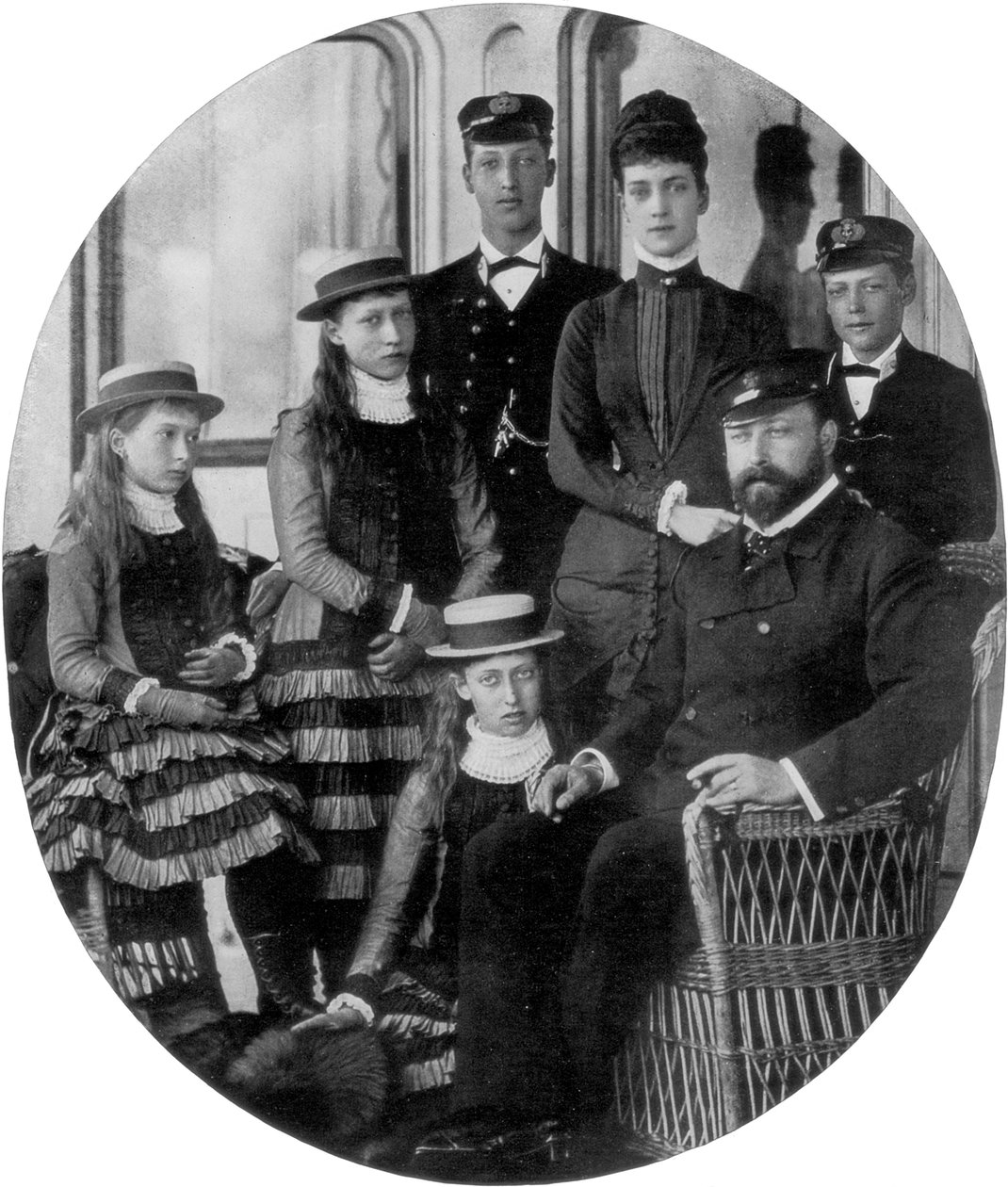 Prinsen og prinsessen af Wales med deres familie om bord på den kongelige yacht, 1800-tallet 1910 af Unbekannt