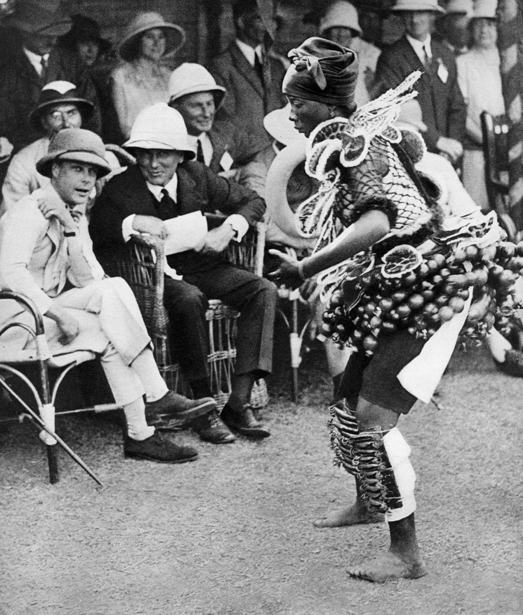 Prinsen af Wales ser en traditionel dans, Freetown, Sierra Leone, 1925 af Unbekannt