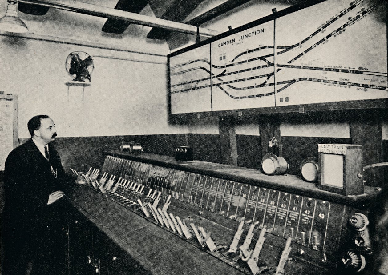 Signalboksen ved et undergrundsjernbanekryds, 1926 af Unbekannt