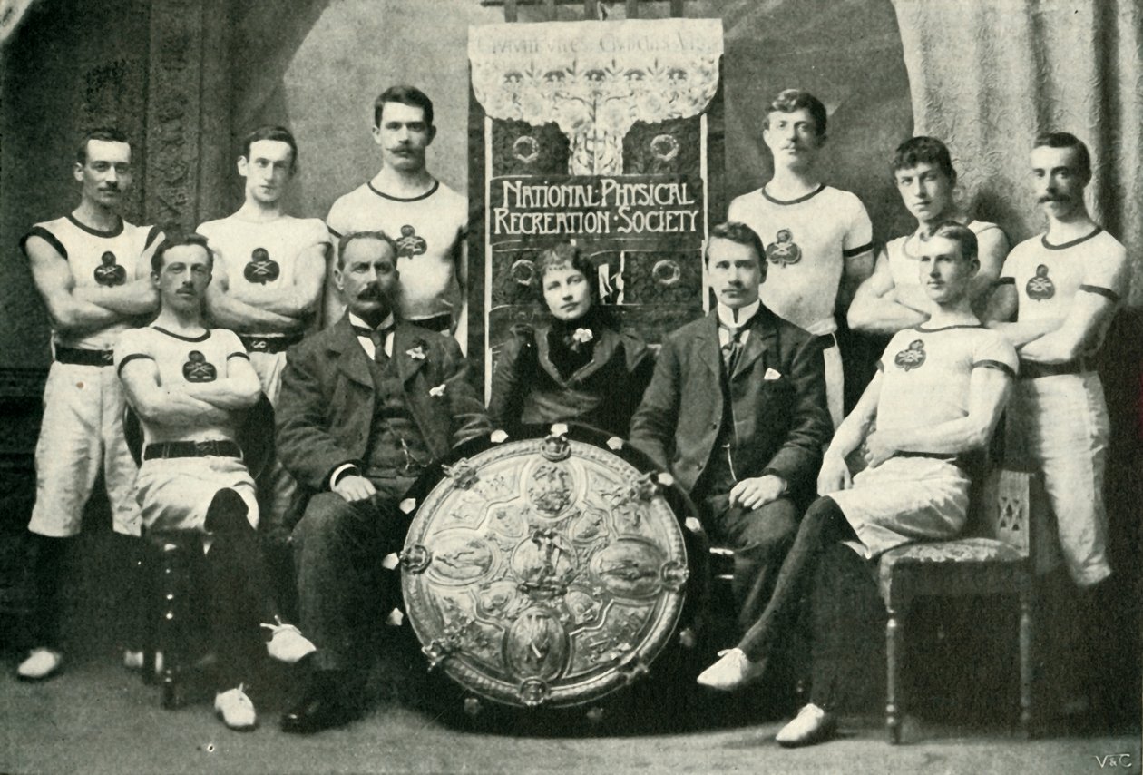 Holdet af Aberdeen Gymnasts, vindere af N.P.R.S. Challenge Shield, 1902. af Unbekannt