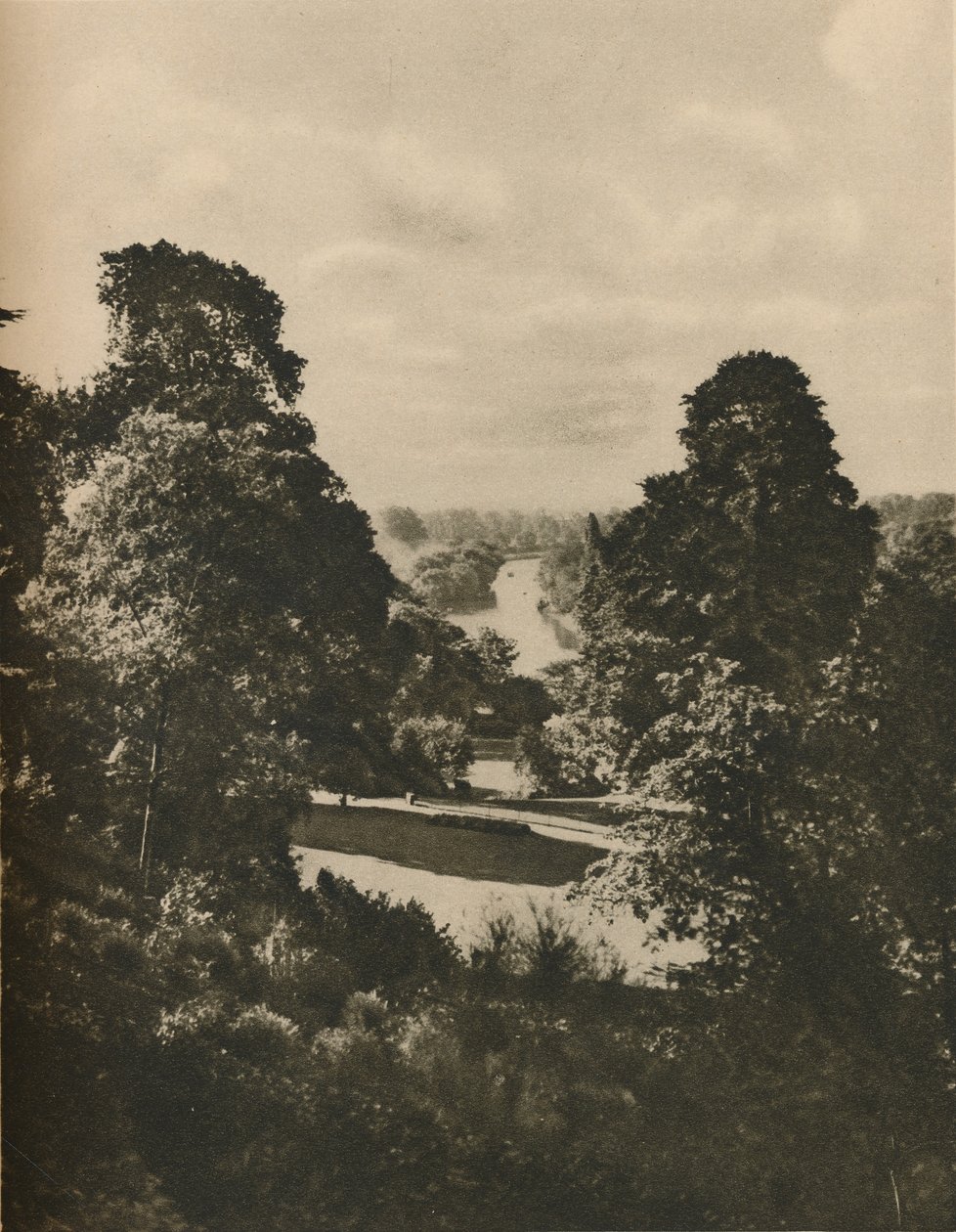 Themsen ved Richmond, en af de mest berømte udsigter i England, c1935. af Unbekannt