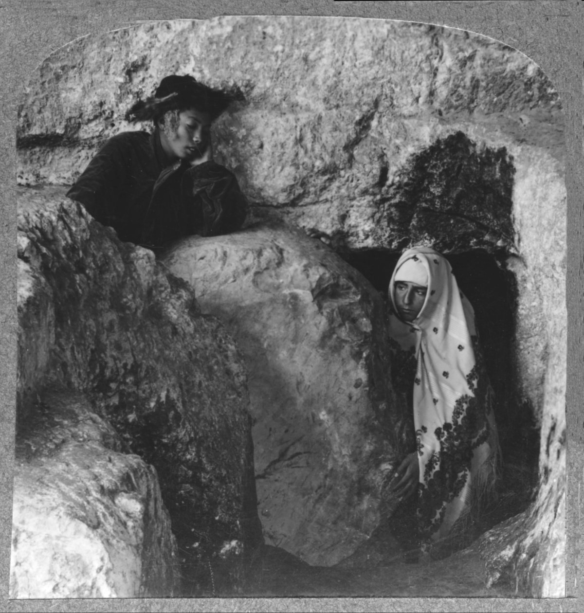 Kristi grav, der viser stenen, rullet væk, c1900 af Unbekannt