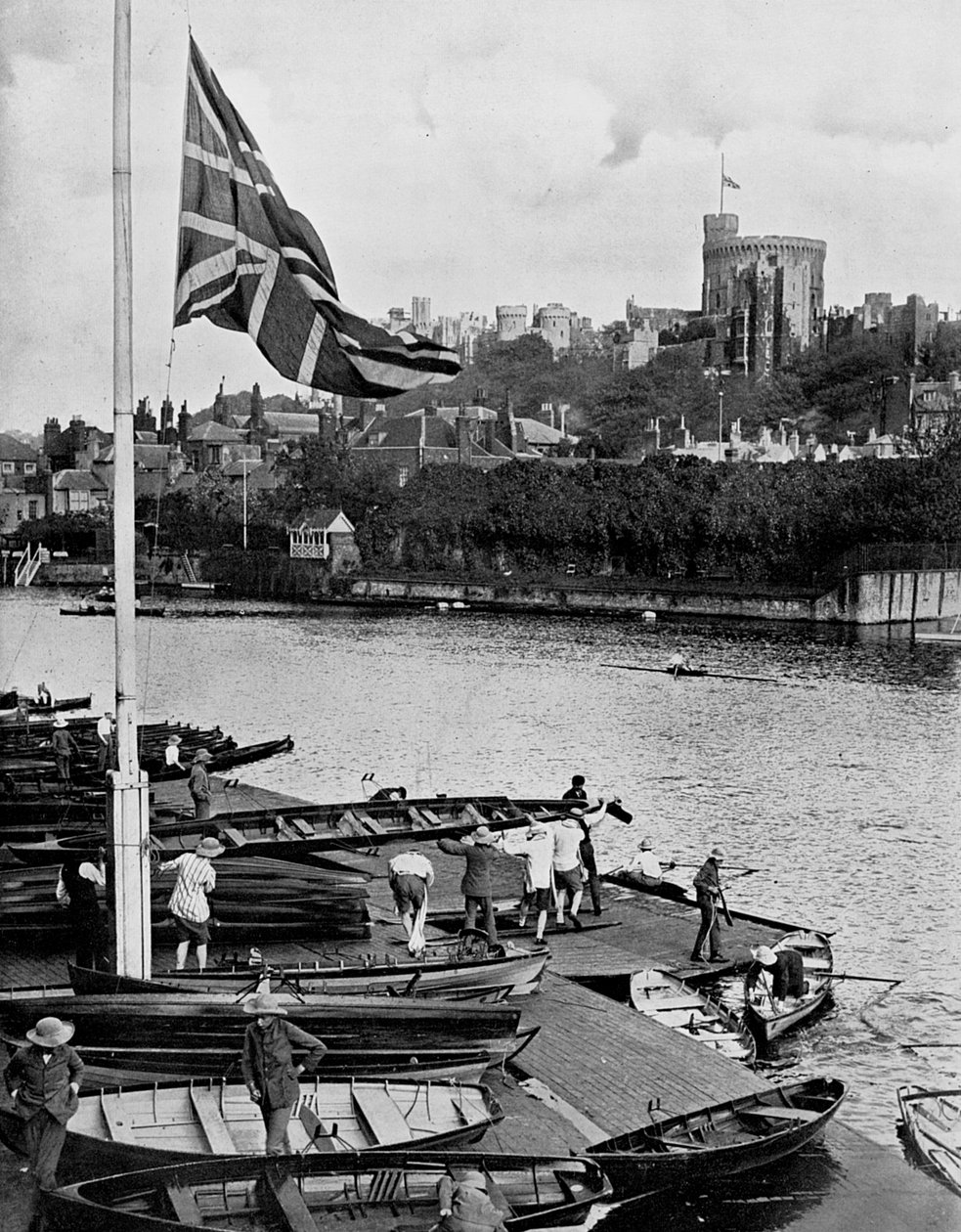 Union Jack Flying Half-mast ved Eton College Boathouse, Berkshire, 1910 af Unbekannt