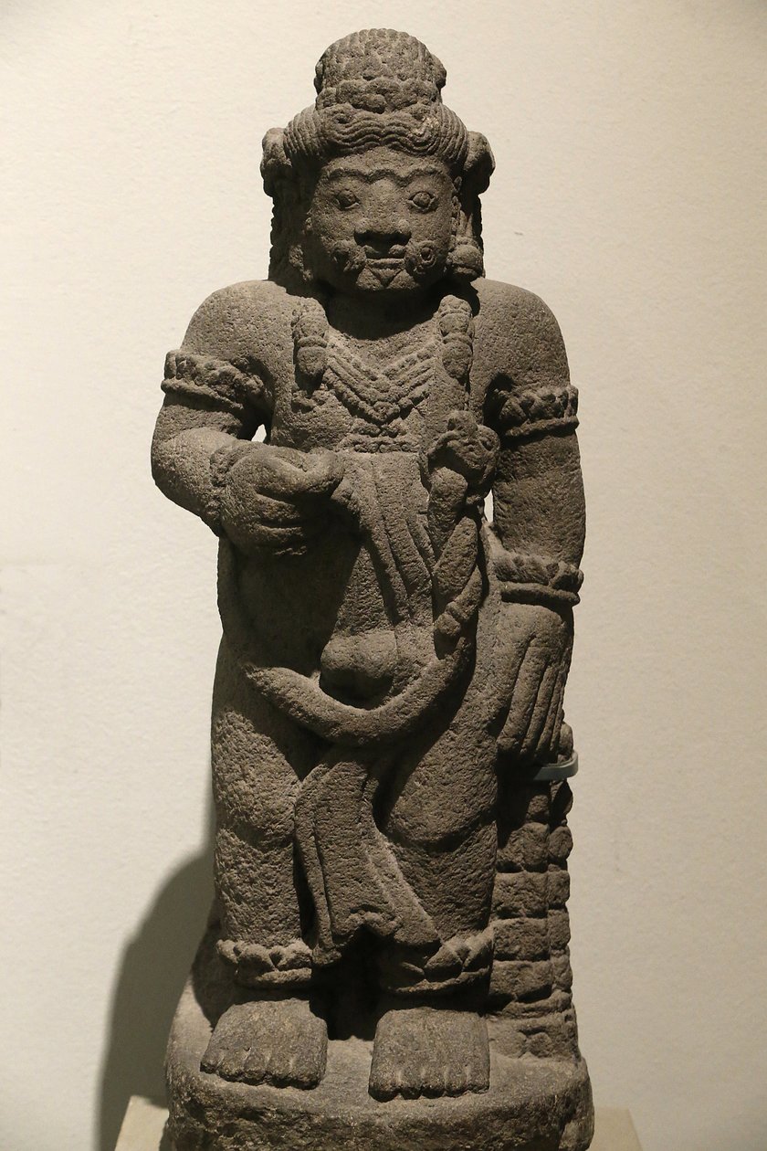 Victoria and Albert Museum. Guardian-figur fra et episk drama. Vulkansten. Indonesien (Øst-java). 1400-1500. Majapahit periode. Det Forenede Kongerige af Unbekannt
