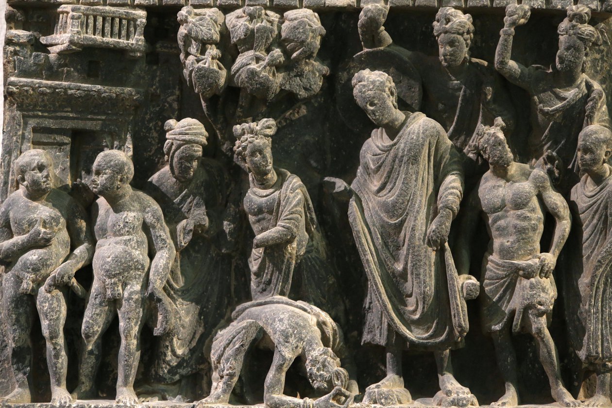 Victoria and Albert Museum. Relief, der viser et forsøg på Buddhas liv. 100-200. Schist. Gandhara/Nordvest Pakistan. Det Forenede Kongerige af Unbekannt