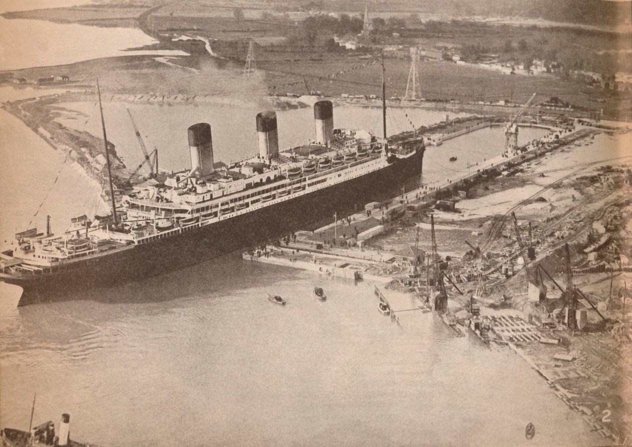 White Star Liner Majestic går ind i verdens største gravedok ved Southampton, c1934, 19 af Unbekannt