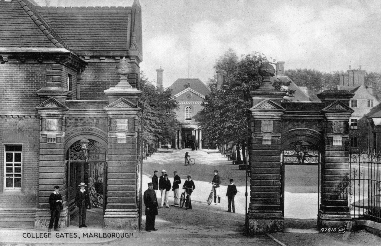 Indgangen til Marlborough College, Marlborough, Wiltshire, begyndelsen af det 20. århundrede af Unbekannt