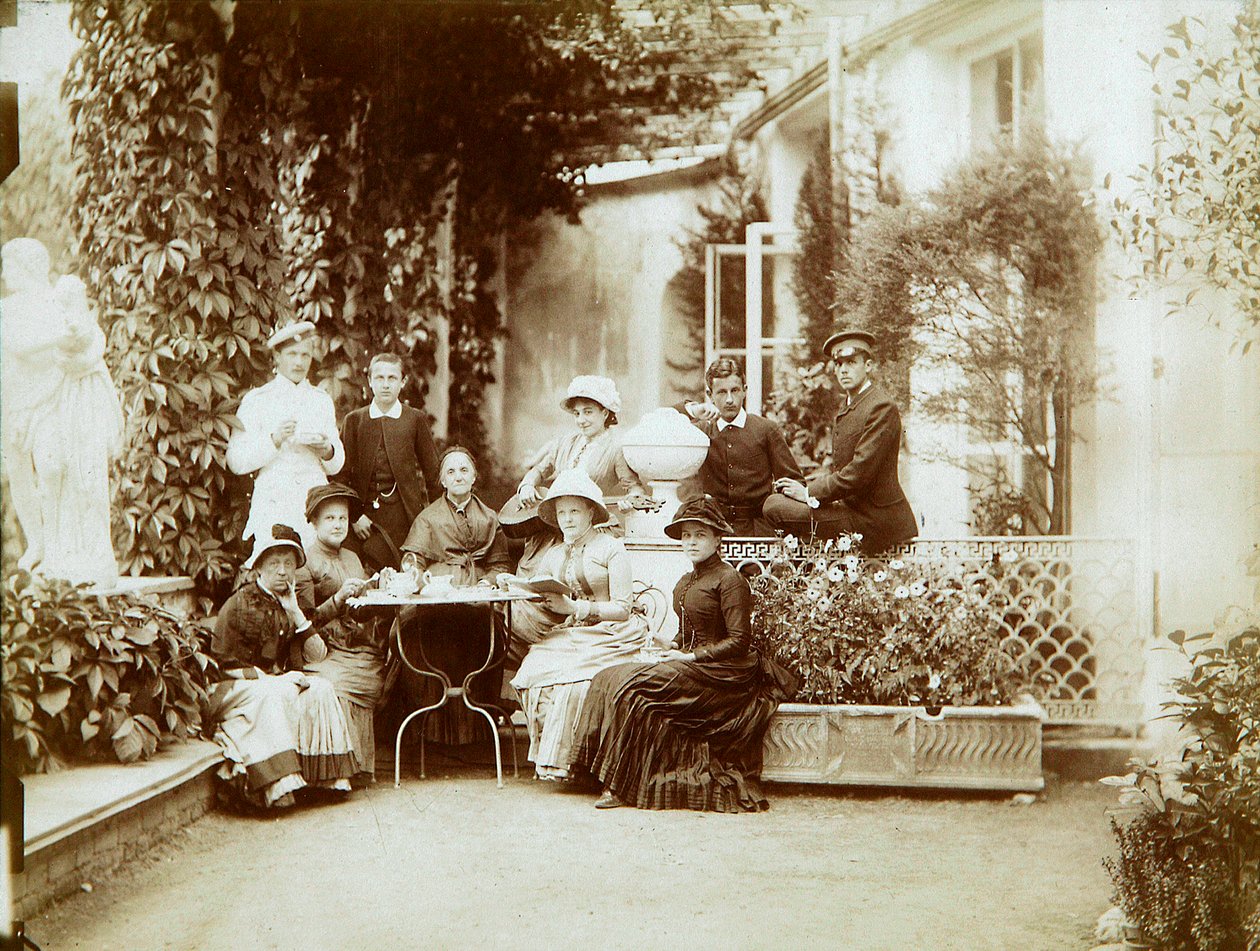 Hertug Fjodor Uvarovs familie på deres landejendom, Porechye, Rusland, 1880