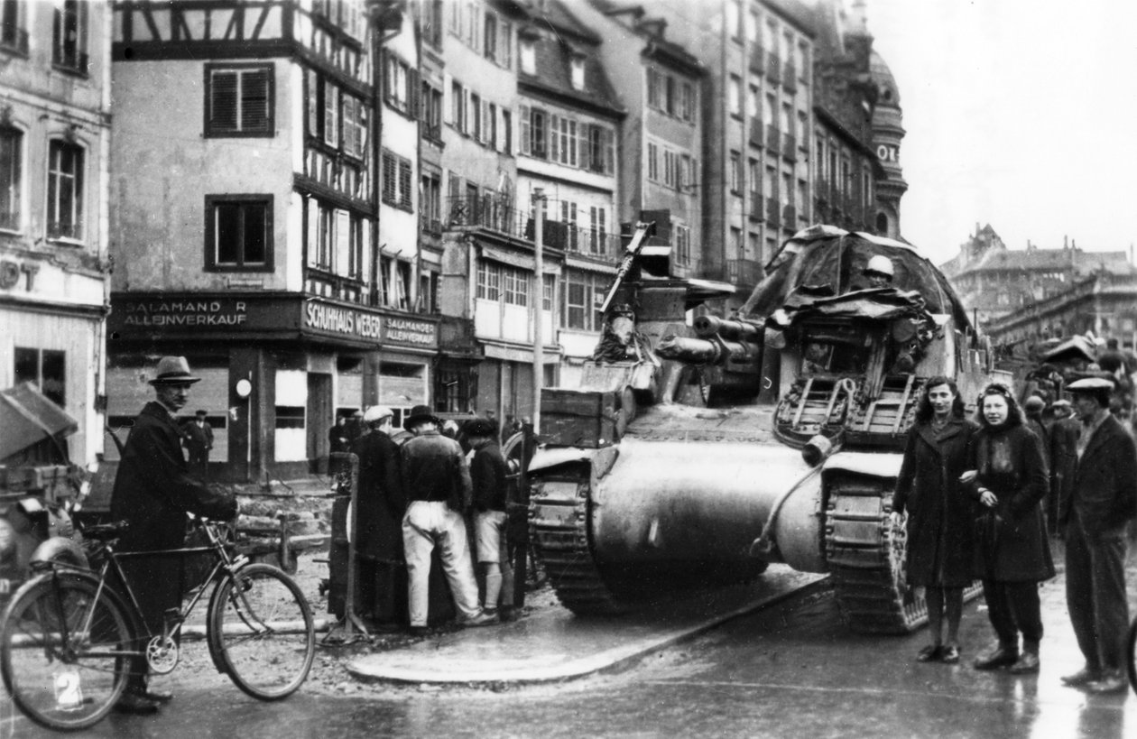 De første allierede kampvogne ankommer til Strasbourg, Alsace, november 1944 af Unbekannt